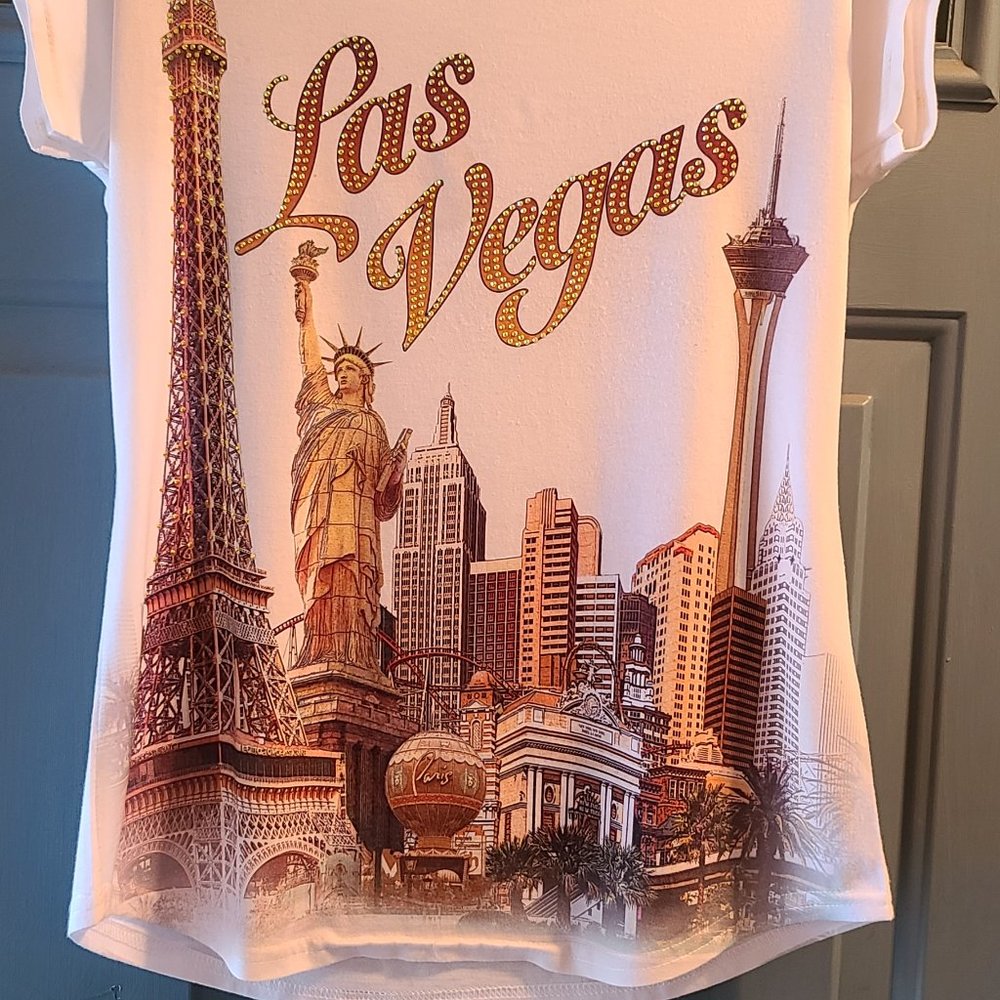 Gorgeous LAS VEGAS shirt - NEW - NEVER WORN